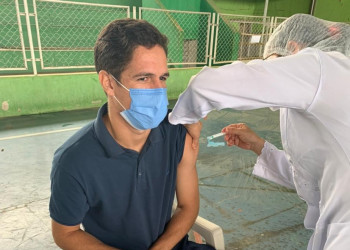 Zagueiro do 4 de Julho é o primeiro atleta do futebol piauiense a ser vacinado
